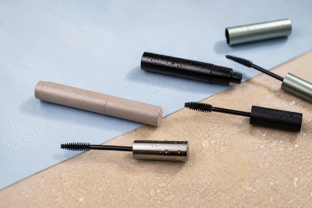 Waterproof mascara met waterdruppels